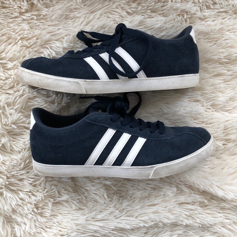 Adidas Low Top Sneaker Courtset in Navy Suede